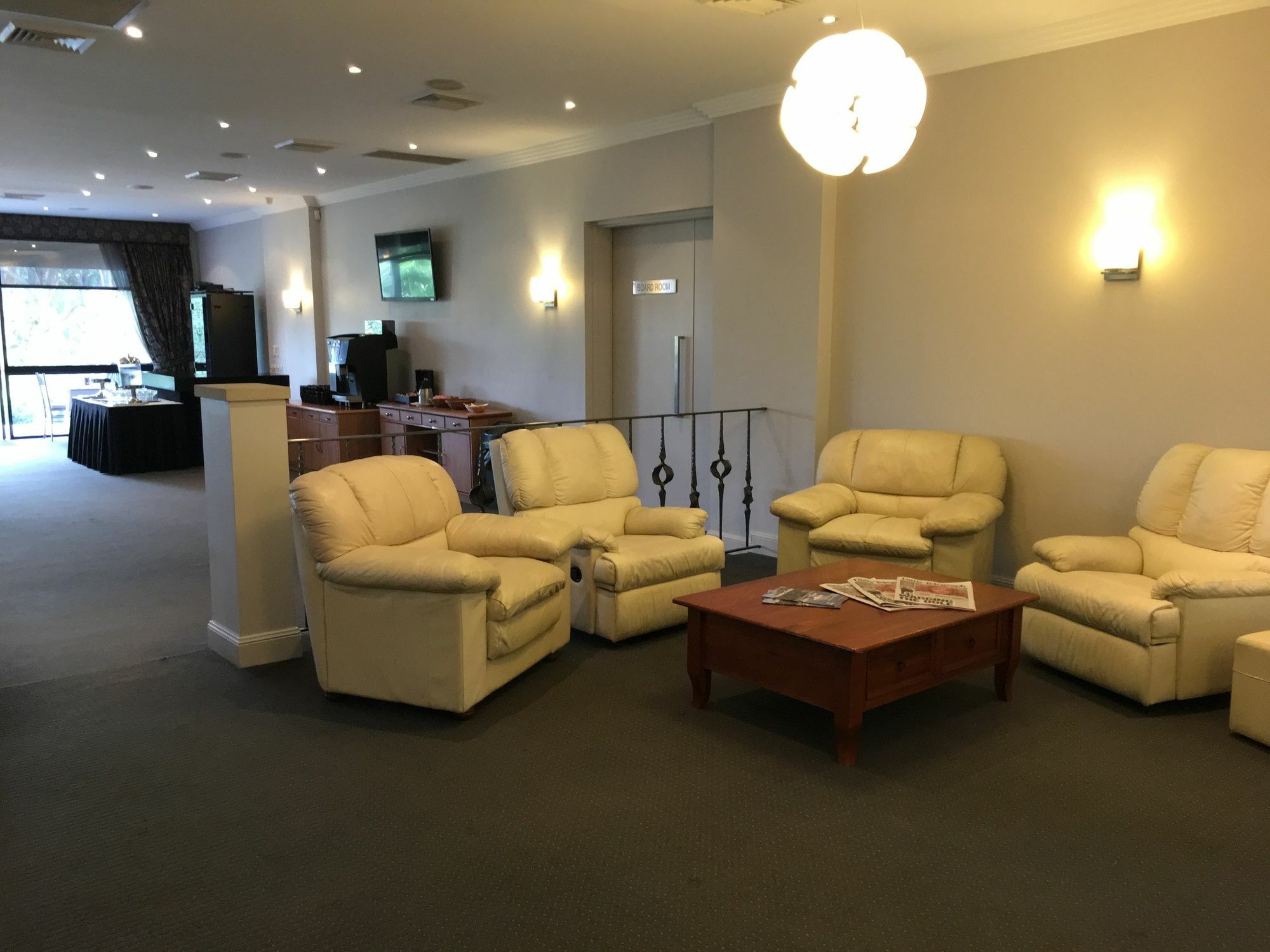 منتجع ومركز مؤتمرات تشيكرز Terrey Hills المظهر الخارجي الصورة